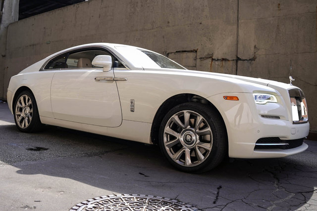 Used 2017 Rolls-Royce Wraith RWD image 10