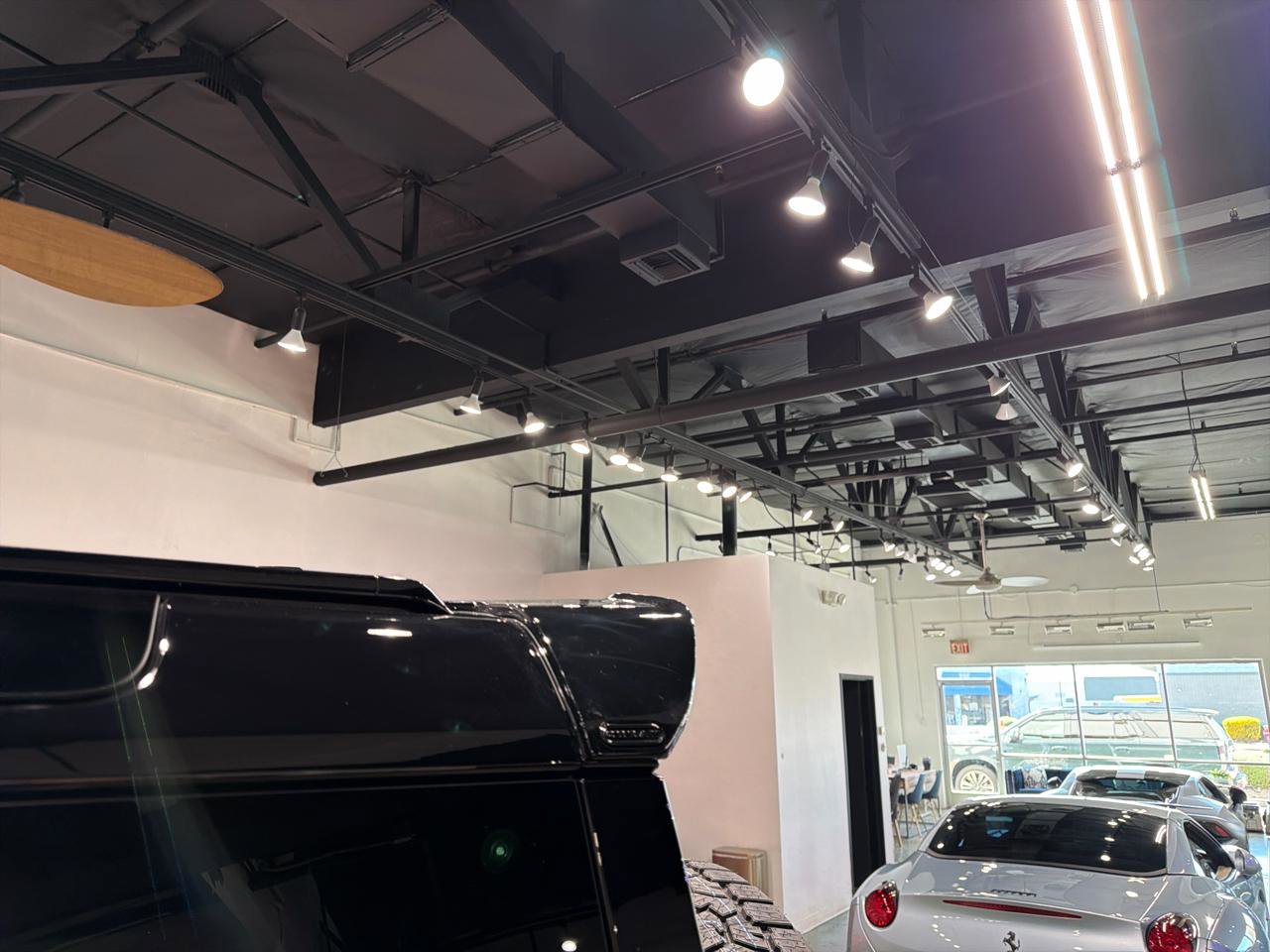 Used 2025 Land Rover Defender 110 image 15