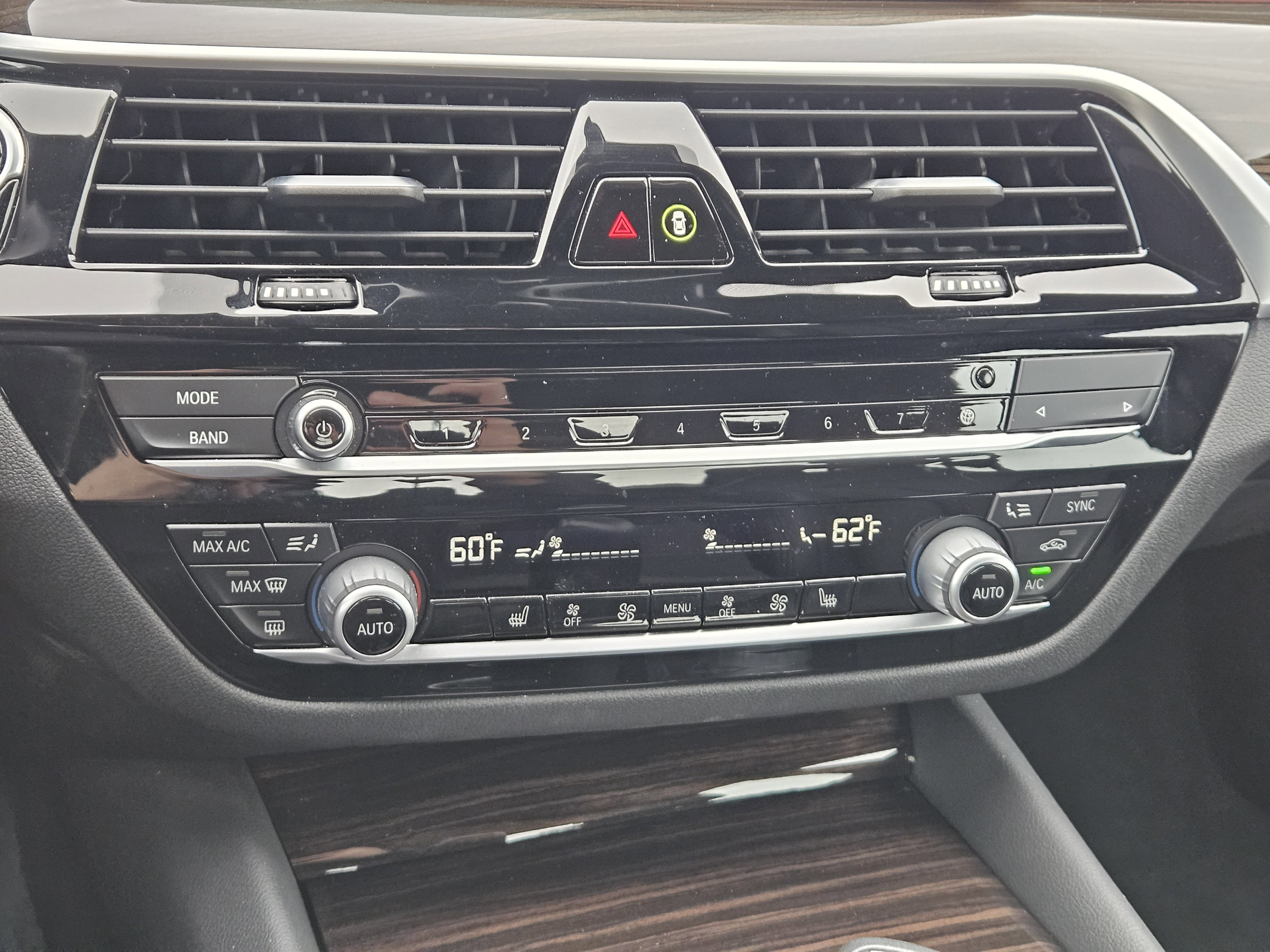 Used 2020 BMW 530i w/ Premium Package RWD image 20