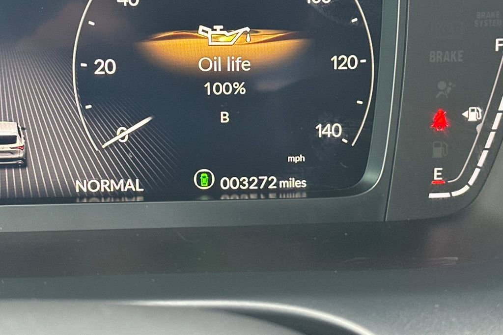 Certified 2025 Acura ADX AWD image 28