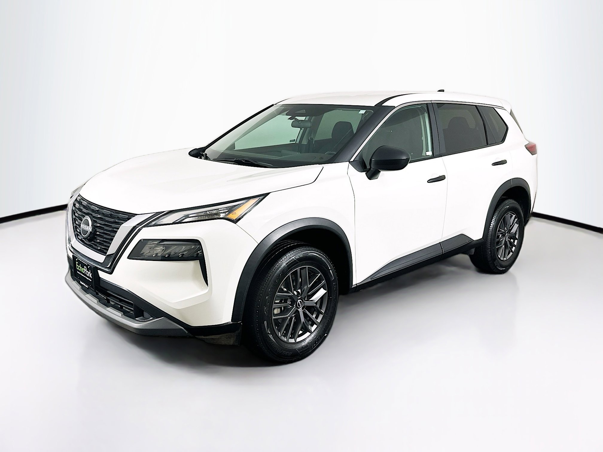 Used 2023 Nissan Rogue S image 3