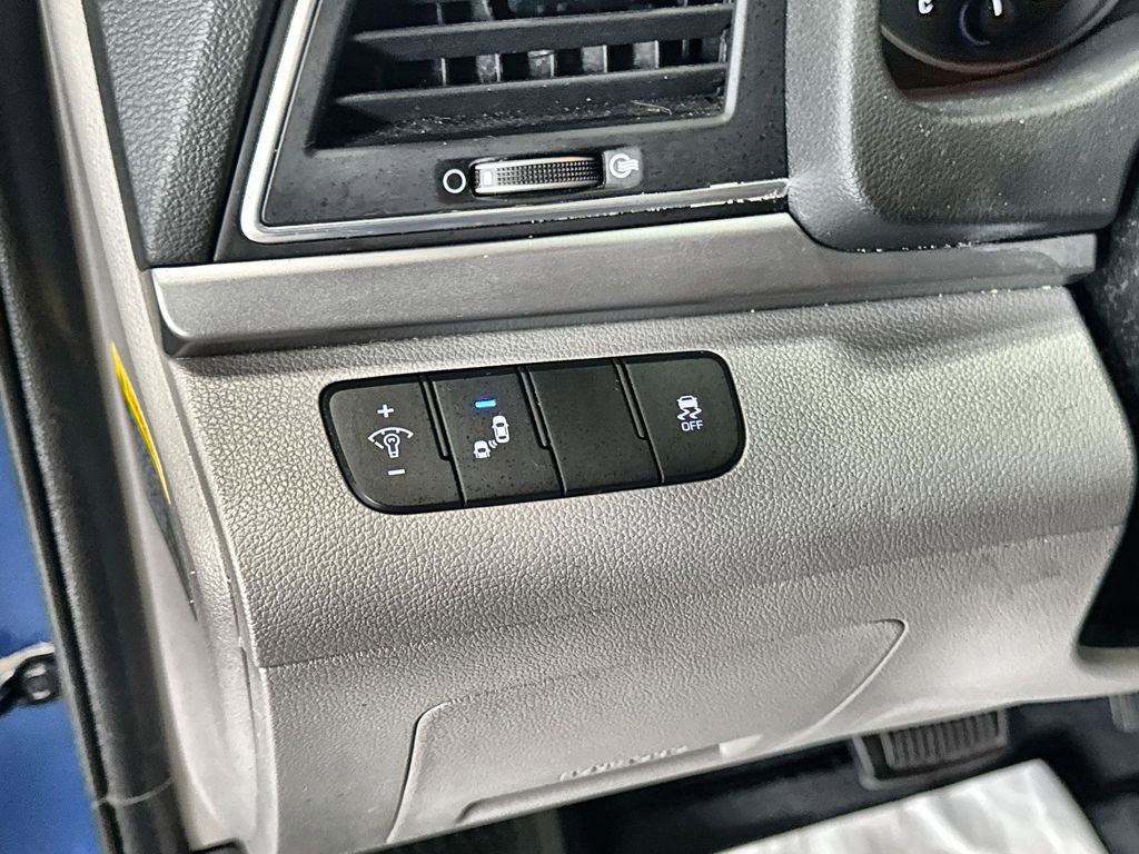 Used 2018 Hyundai Elantra Value Edition FWD image 16