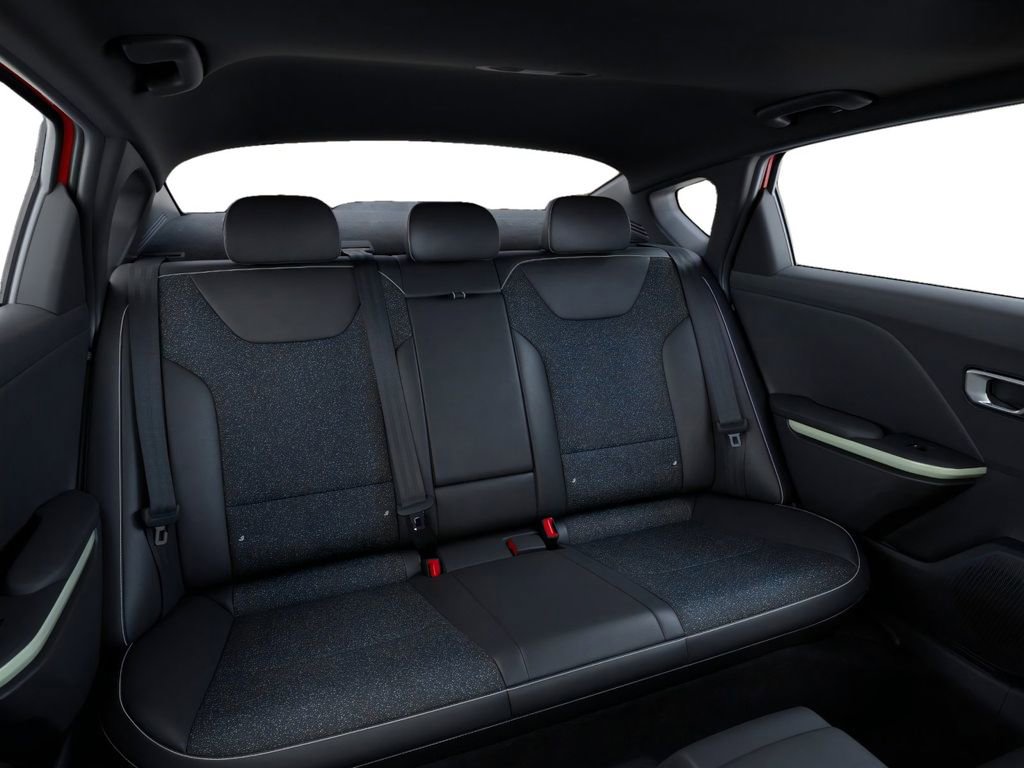 New 2025 Kia K4 GT-Line Turbo w/ GT-Line Premium Package FWD image 16