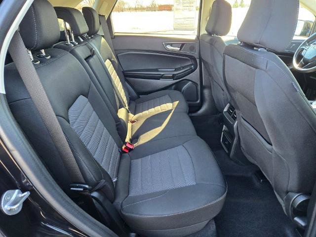 Certified 2024 Ford Edge SE w/ Black Appearance Package image 10