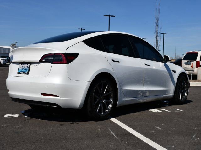 Used 2020 Tesla Model 3 Standard Range image 7