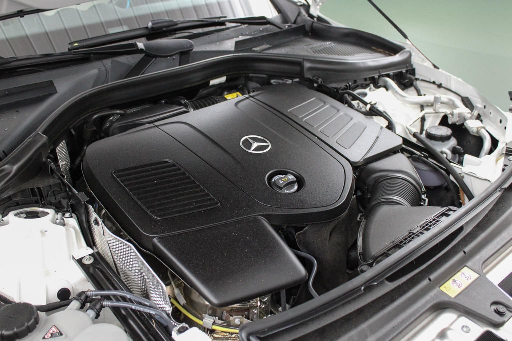 Used 2025 Mercedes-Benz GLC 300 image 38
