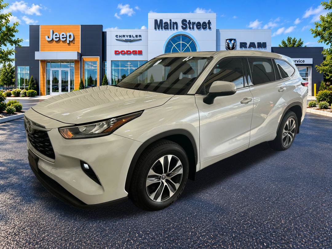 Used 2022 Toyota Highlander XLE