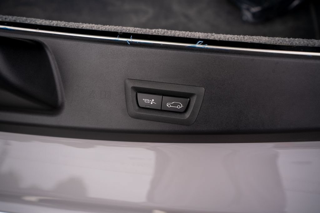 Used 2025 Rolls-Royce Cullinan AWD/4WD image 59