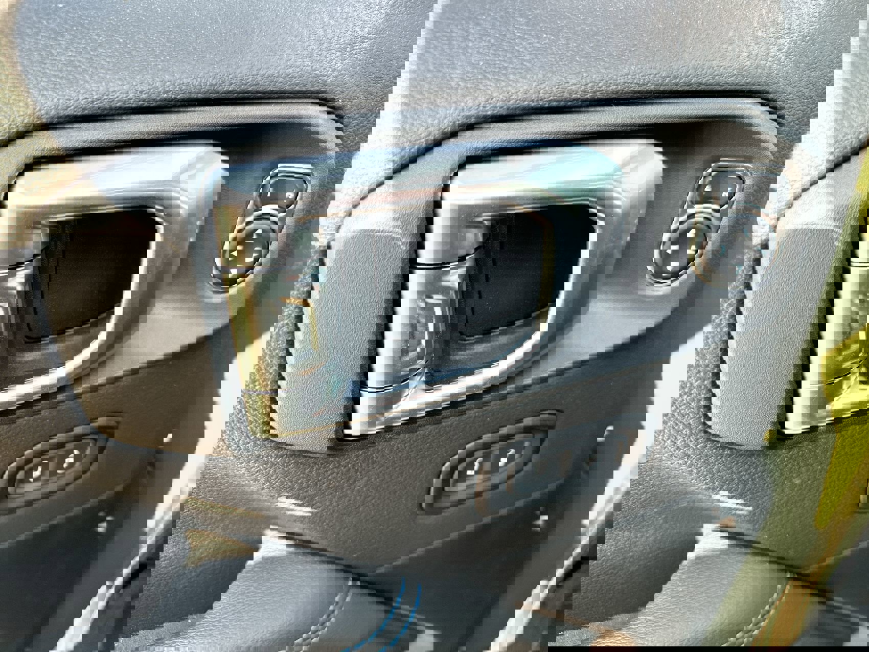 New 2023 Jeep Wrangler Unlimited Rubicon 4xe w/ Cold Weather Group image 13