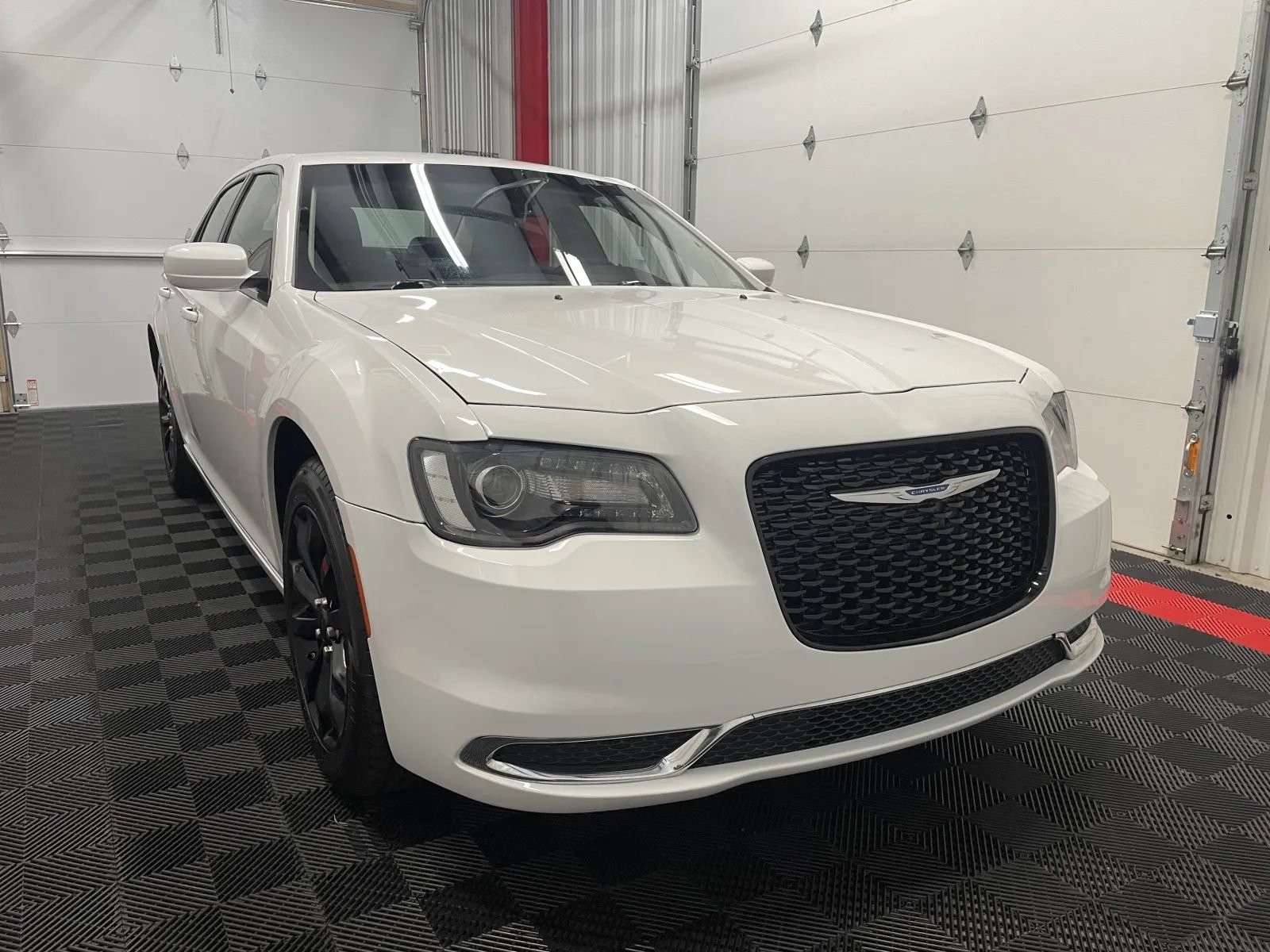 Used 2022 Chrysler 300 Touring AWD/4WD image 6