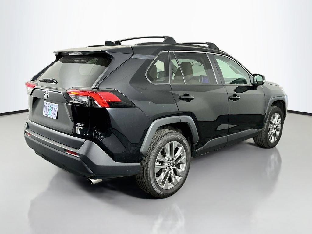 Used 2023 Toyota RAV4 XLE Premium AWD/4WD image 8
