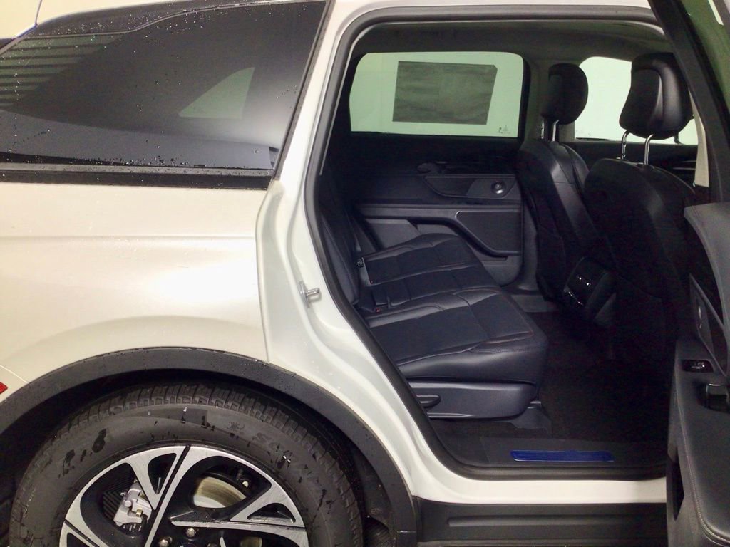 New 2026 Lincoln Nautilus Premier w/ Equipment Group 102A image 33