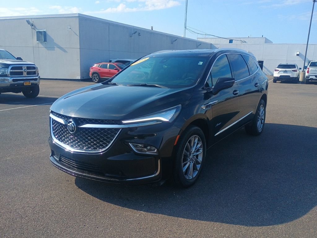 Used 2023 Buick Enclave Avenir w/ Avenir Technology Package AWD/4WD image 3