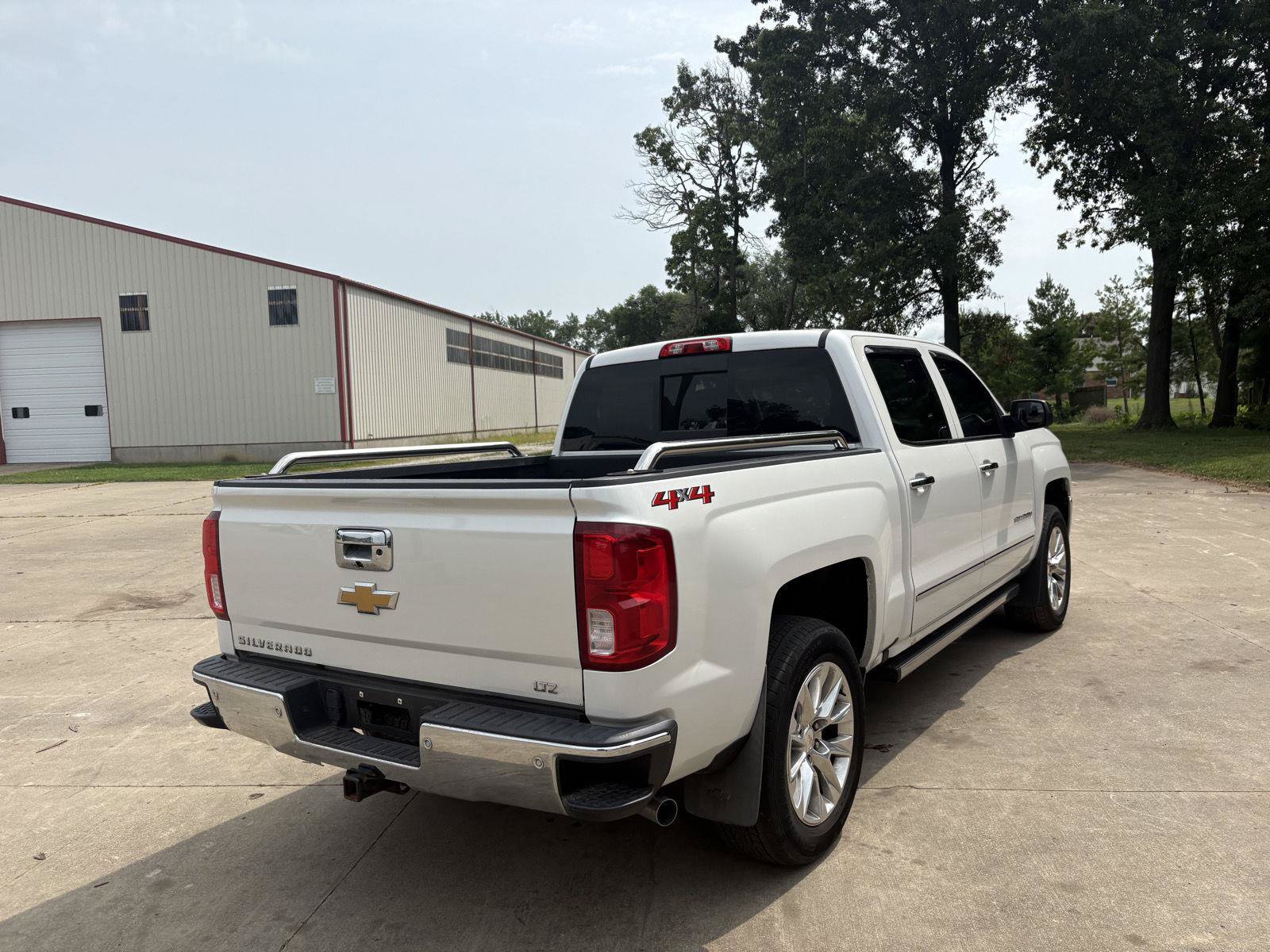Used 2018 Chevrolet Silverado 1500 LTZ w/ Sport Package AWD/4WD image 24