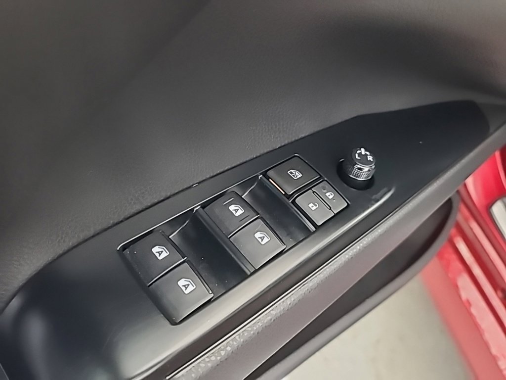 Used 2019 Toyota Camry LE FWD image 23