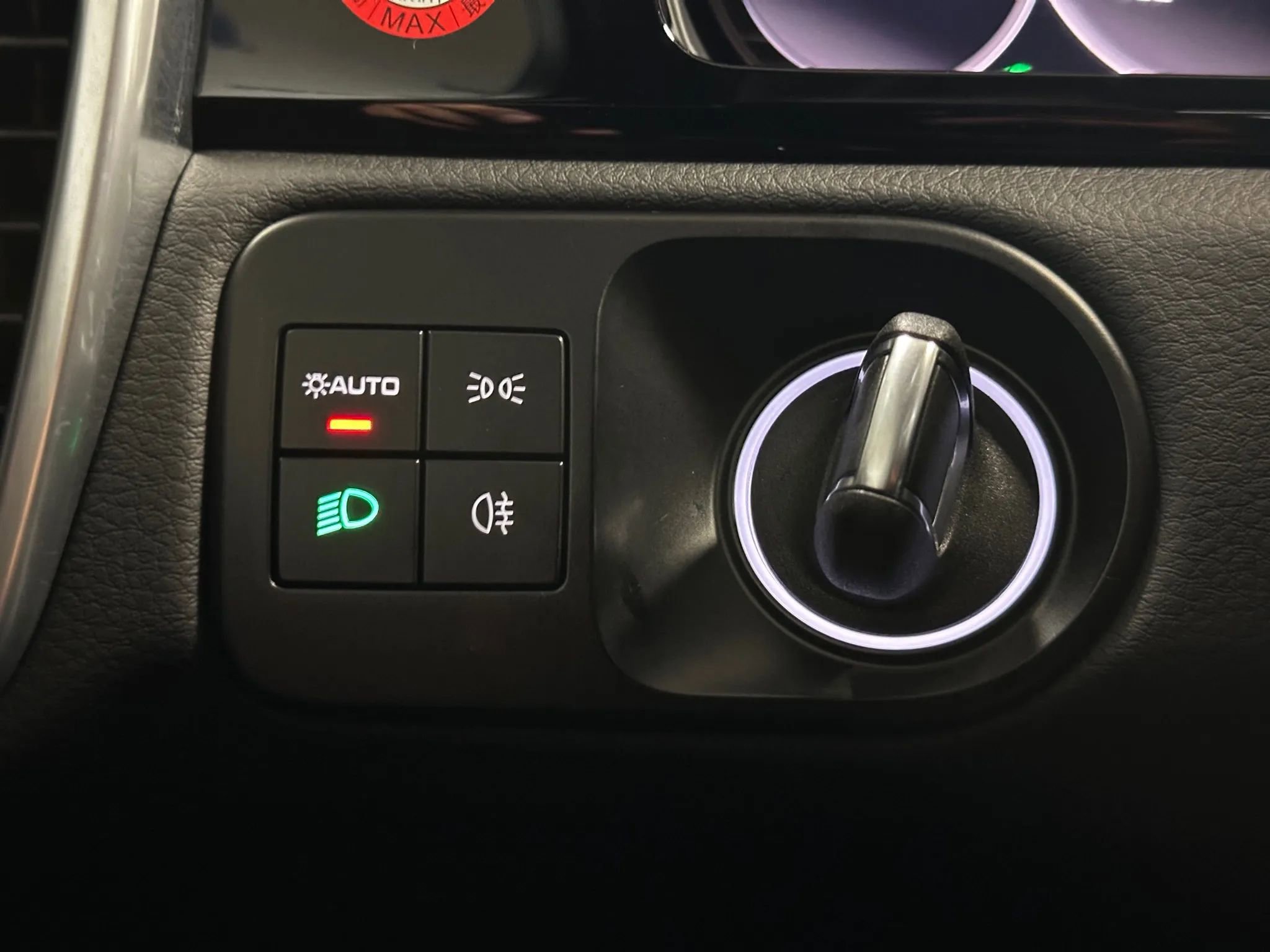 Used 2023 Porsche Cayenne image 32