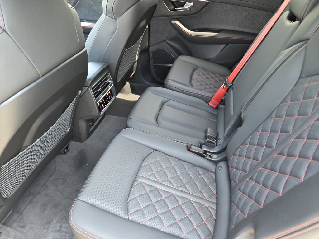 New 2026 Audi SQ7 Prestige AWD/4WD image 34
