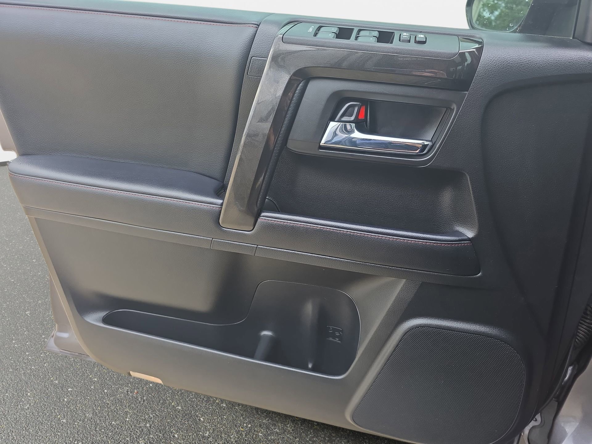 Used 2021 Toyota 4Runner Venture w/ Moonroof Package AWD/4WD image 25