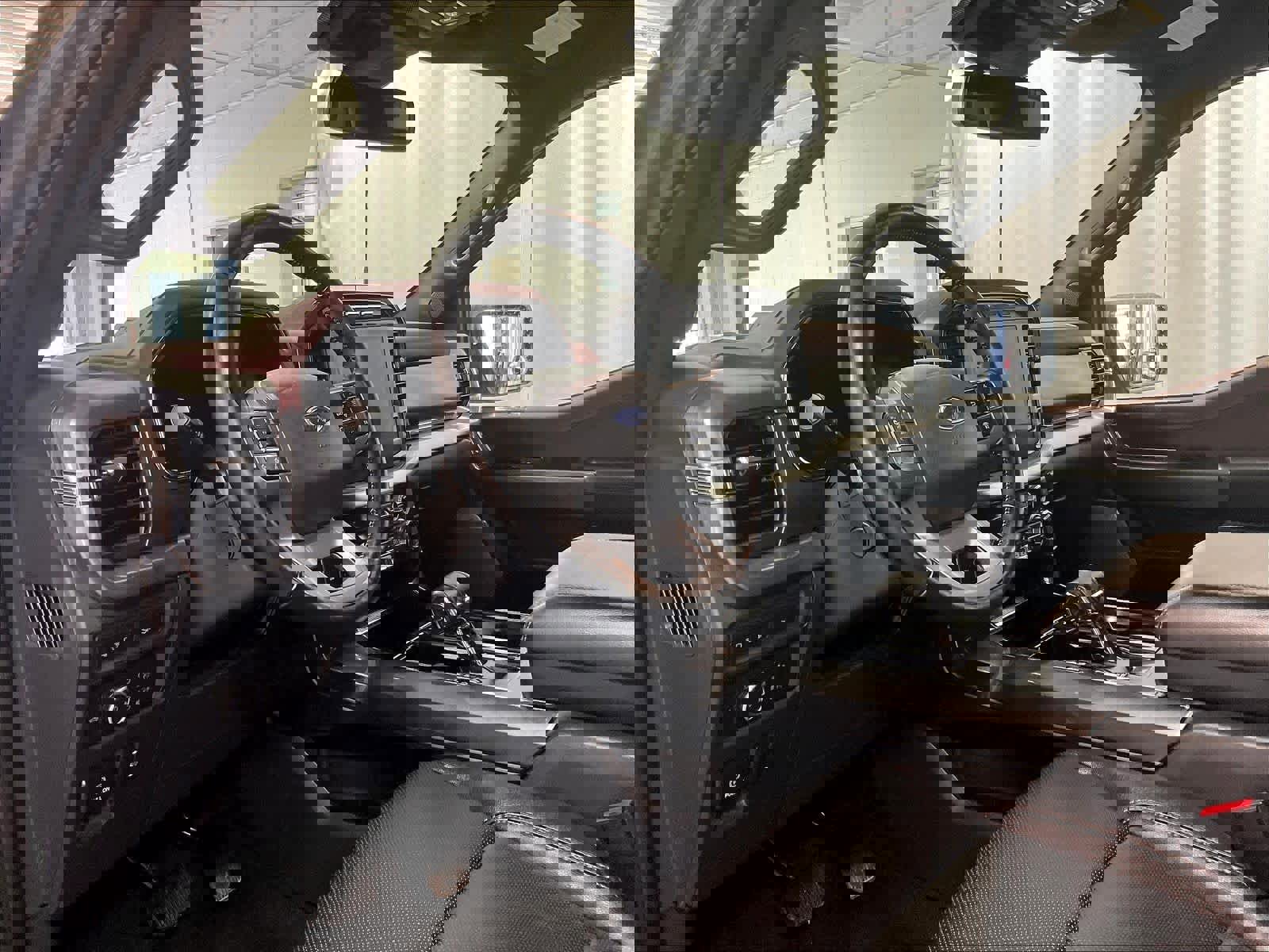 Used 2022 Ford F150 Lariat w/ Equipment Group 502A High image 8