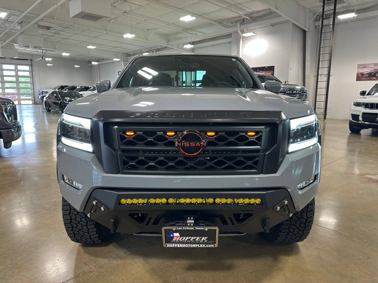 Used 2024 Nissan Frontier PRO-4X w/ Off-Road Protection Package AWD/4WD image 2