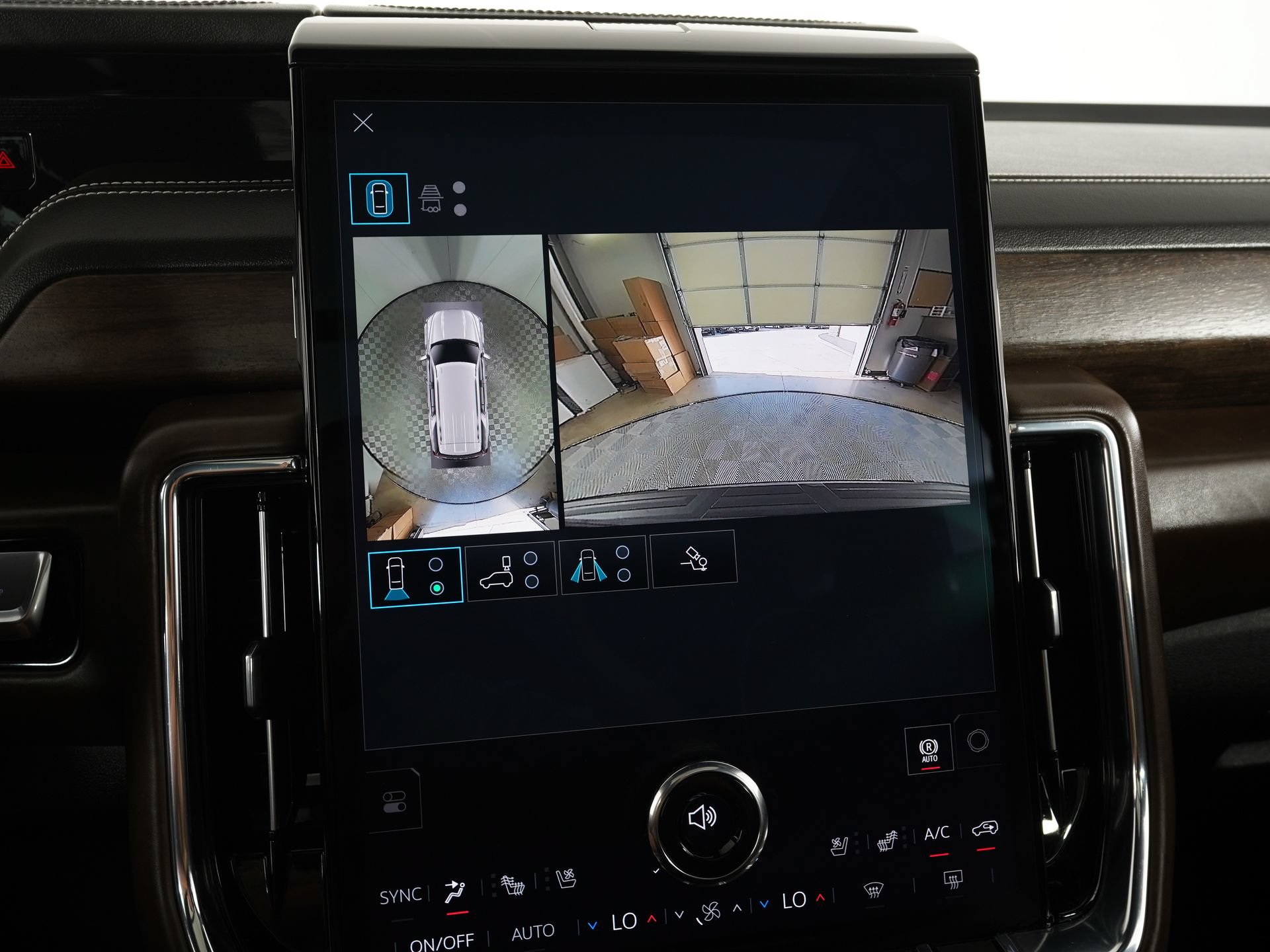 Used 2026 GMC Yukon Denali Ultimate AWD/4WD image 29