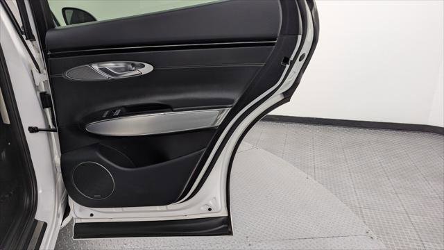Used 2022 Genesis GV70 2.5T w/ Select Package AWD/4WD image 19