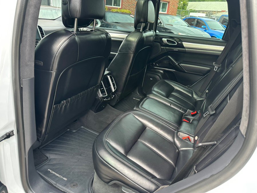 Used 2017 Porsche Cayenne GTS AWD/4WD image 16