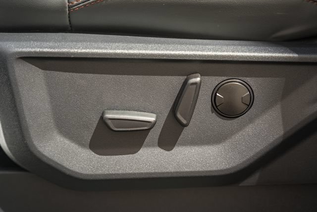 Used 2025 Ford Expedition Active AWD/4WD image 50