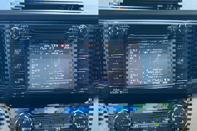 Used 2018 Toyota RAV4 XLE image 21