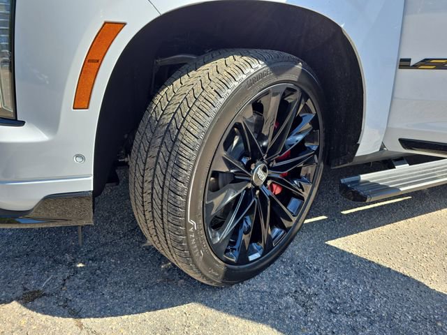 Used 2026 Cadillac Escalade V w/ LPO, ONYX Package image 32