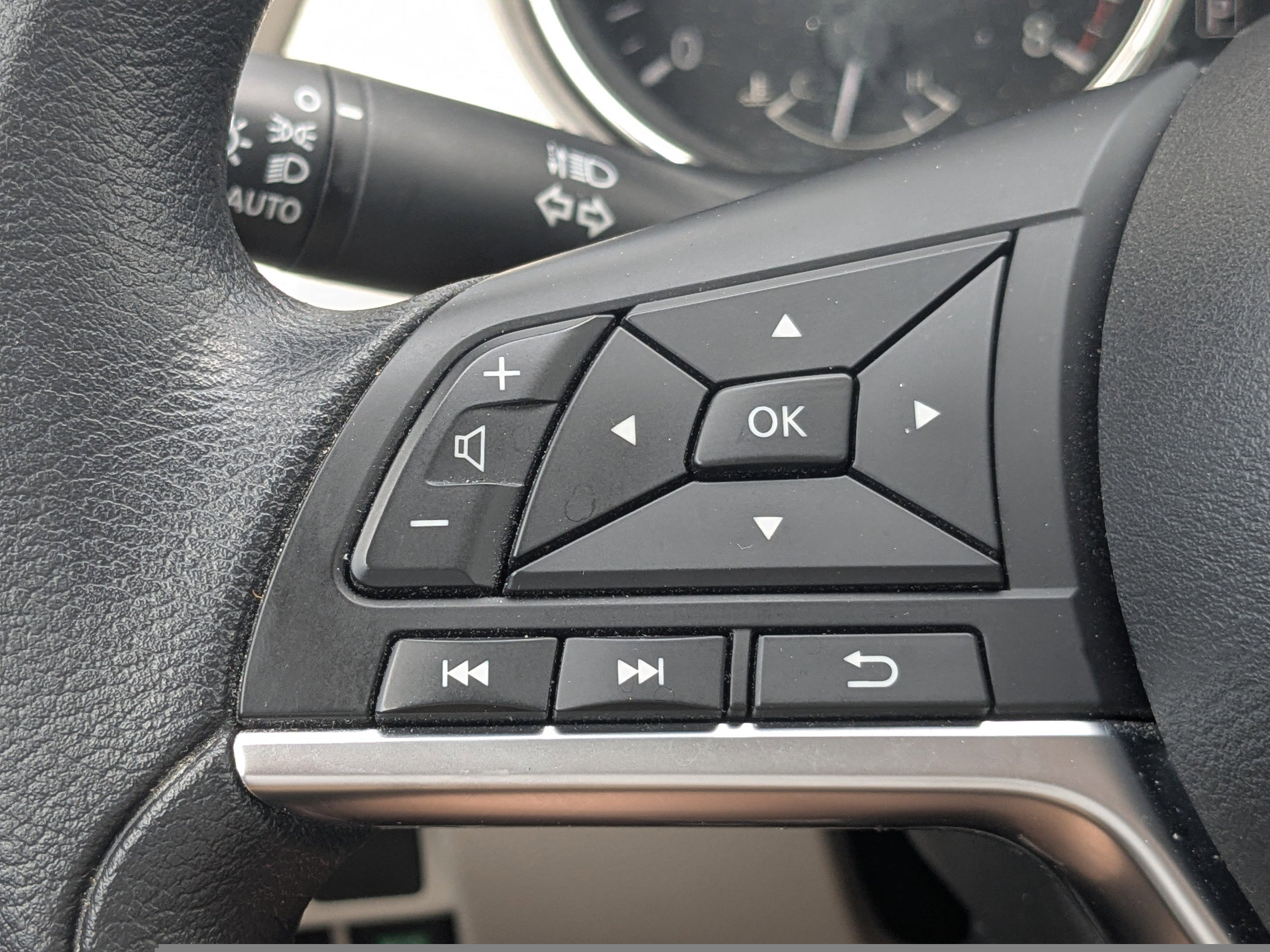 Used 2019 Nissan Rogue Sport SV image 26