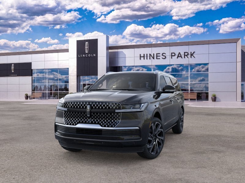 New 2026 Lincoln Navigator L Reserve AWD/4WD image 2