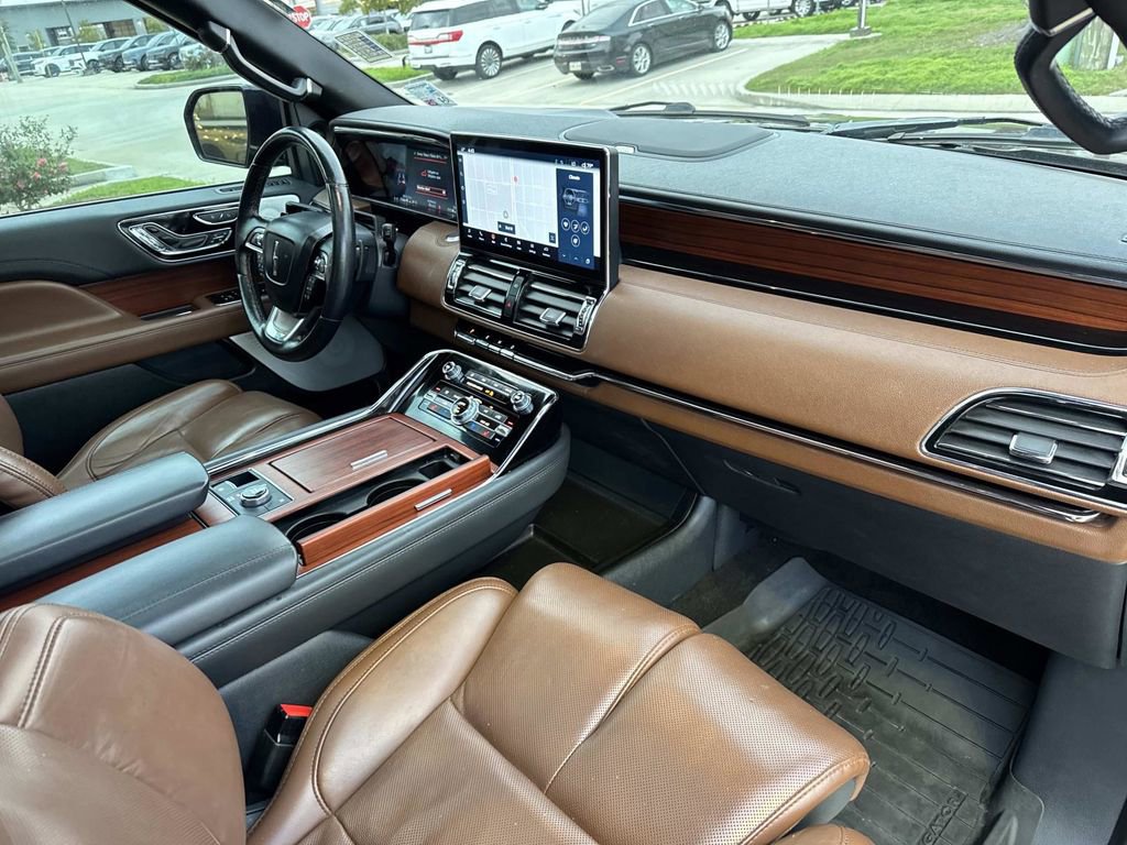 Used 2022 Lincoln Navigator L Reserve image 14