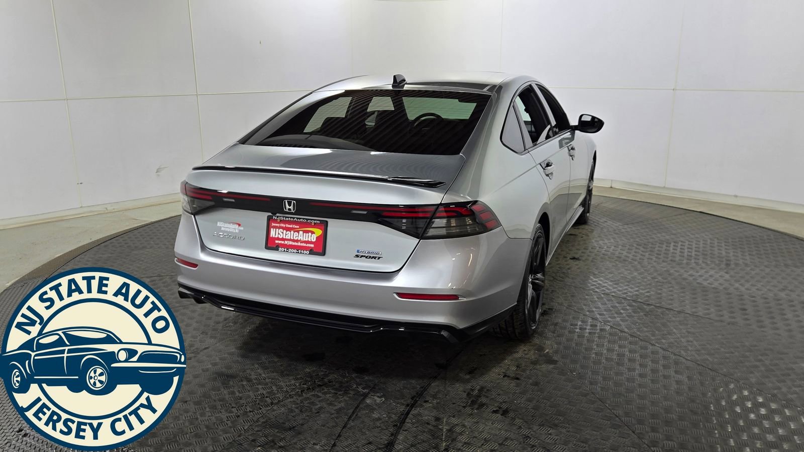 Used 2024 Honda Accord Sport image 9
