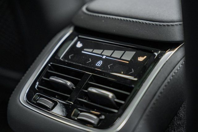 New 2026 Volvo XC90 B6 Plus w/ Protection Package Premier image 30