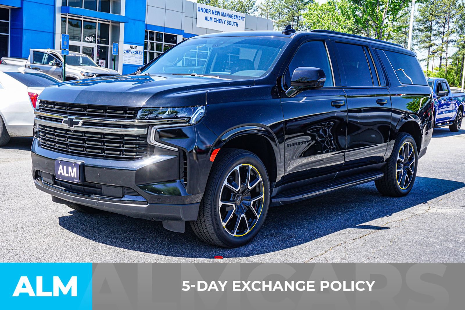 Used 2022 Chevrolet Suburban RST w/ Sport Performance Package AWD/4WD image 5