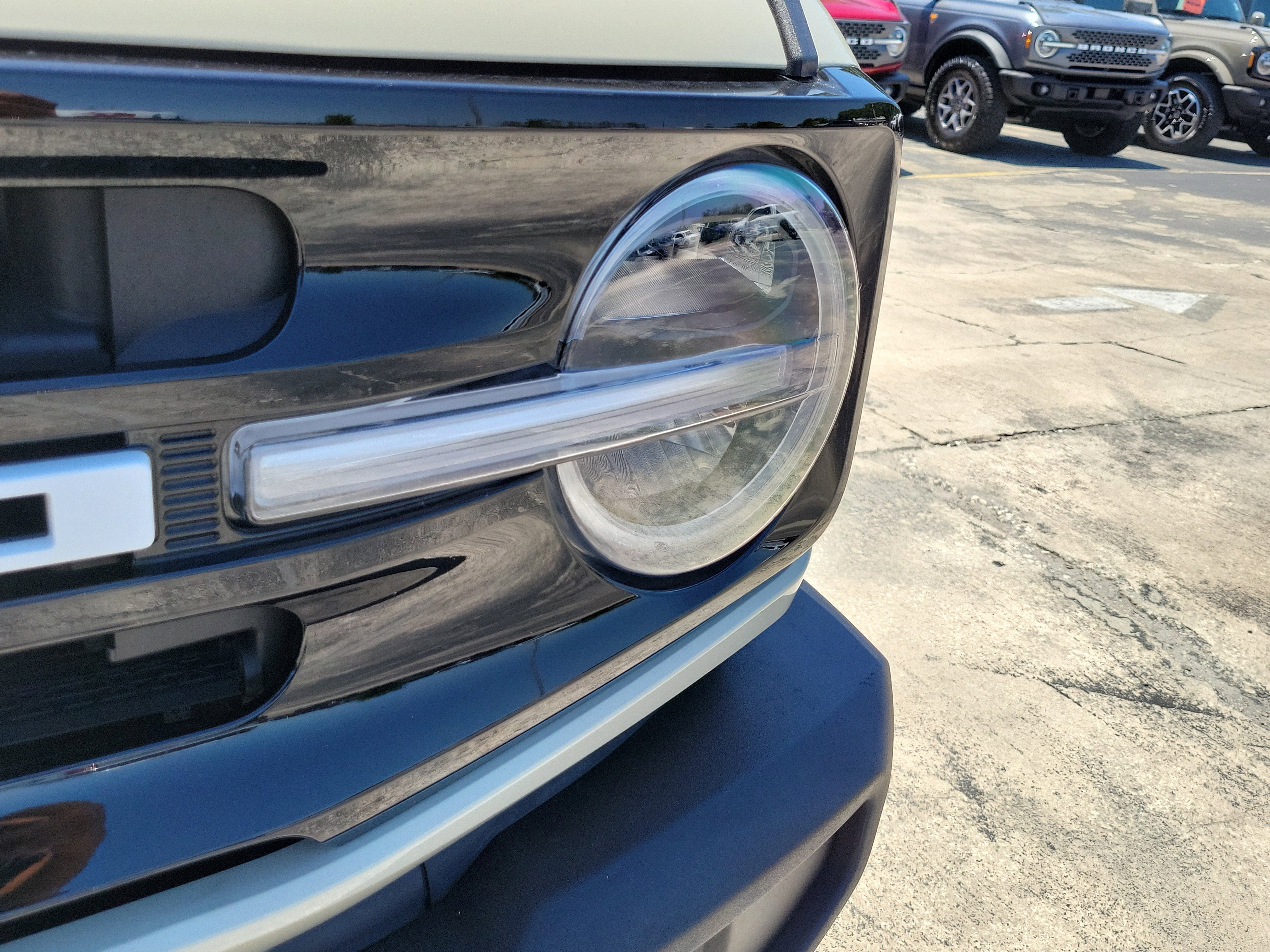 Certified 2025 Ford Bronco Outer Banks AWD/4WD image 3