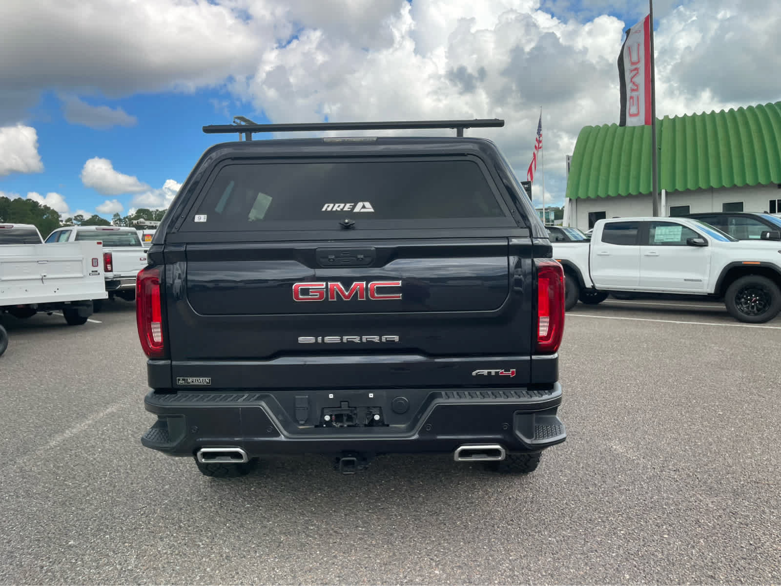 Used 2023 GMC Sierra 1500 AT4 w/ AT4 Premium Package AWD/4WD image 6