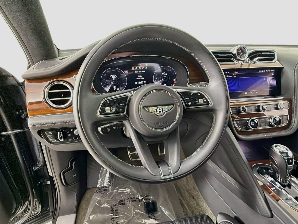 Used 2023 Bentley Bentayga AWD/4WD image 11