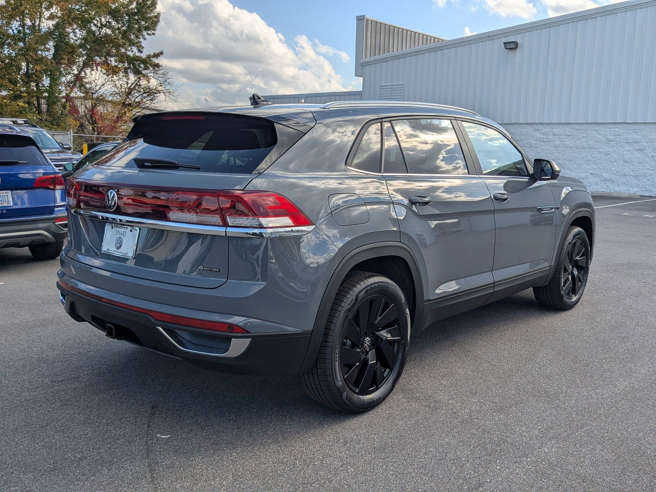 New 2026 Volkswagen Atlas Cross Sport SE image 3
