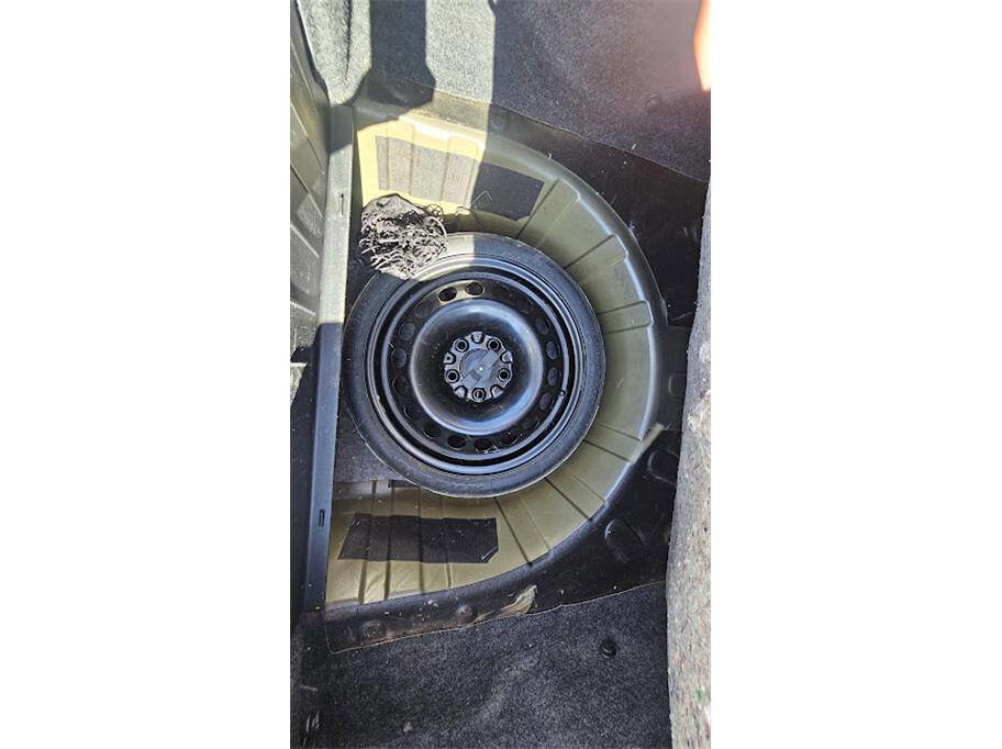 Used 2009 Pontiac G6 Sedan w/ Sport Package 1 image 35