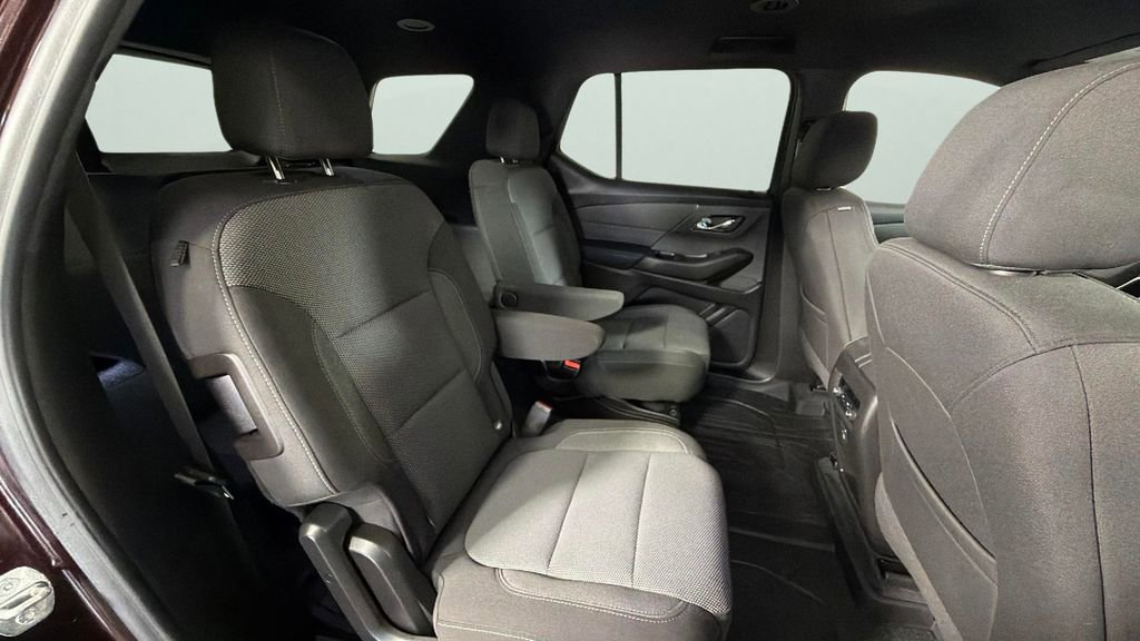 Certified 2022 Chevrolet Traverse LT FWD image 31