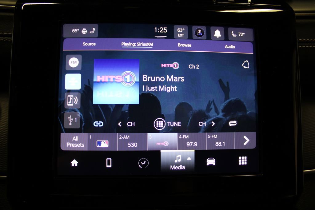 New 2025 Jeep Grand Cherokee Laredo w/ Luxury Tech Group I image 17