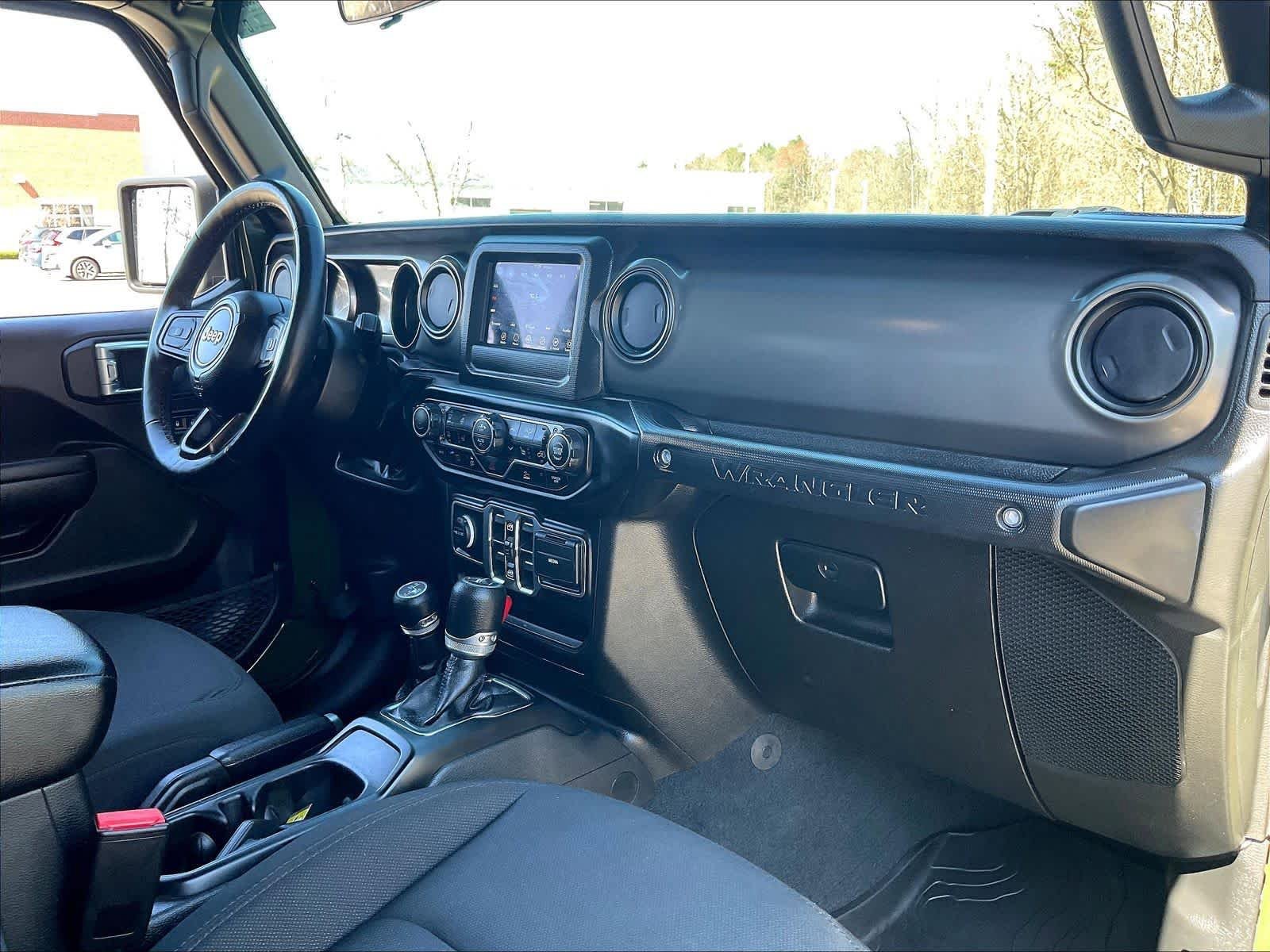 Used 2023 Jeep Wrangler Unlimited w/ Cold Weather Group AWD/4WD image 14