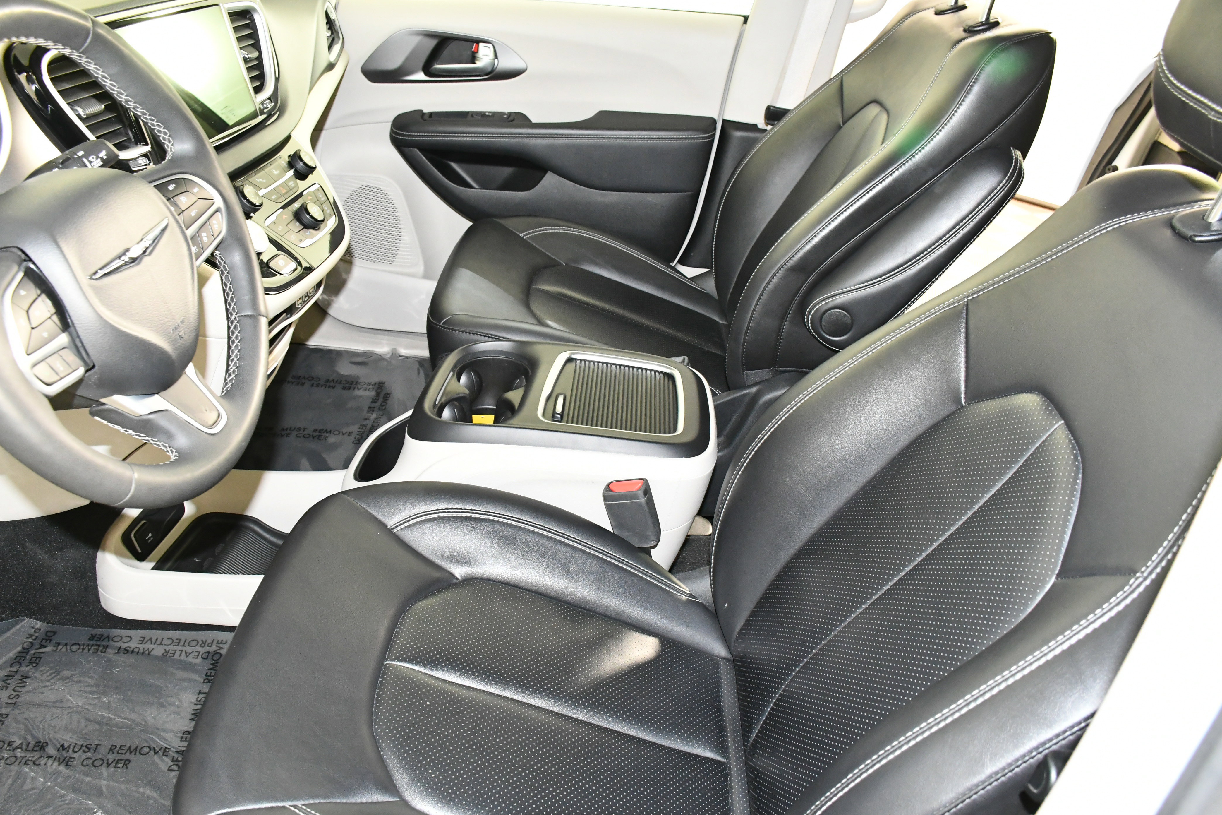 Used 2024 Chrysler Pacifica Touring-L image 38