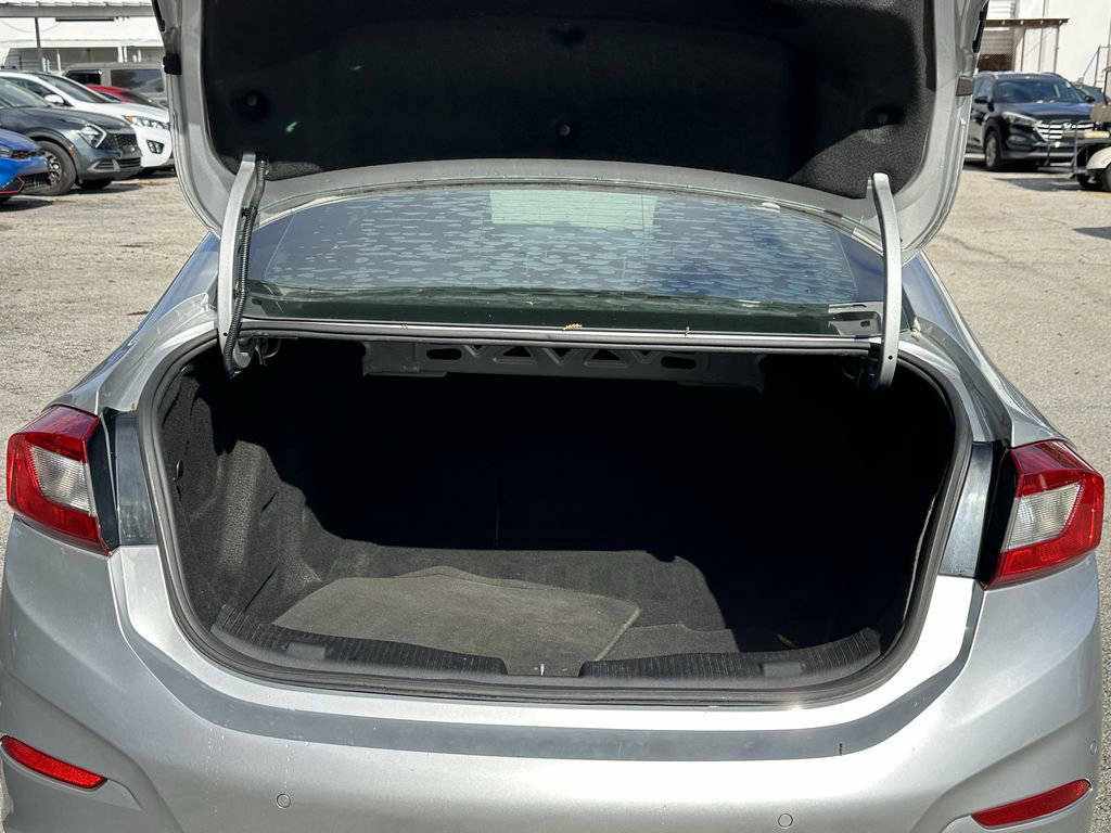Used 2019 Chevrolet Cruze LT w/ Convenience Package image 12