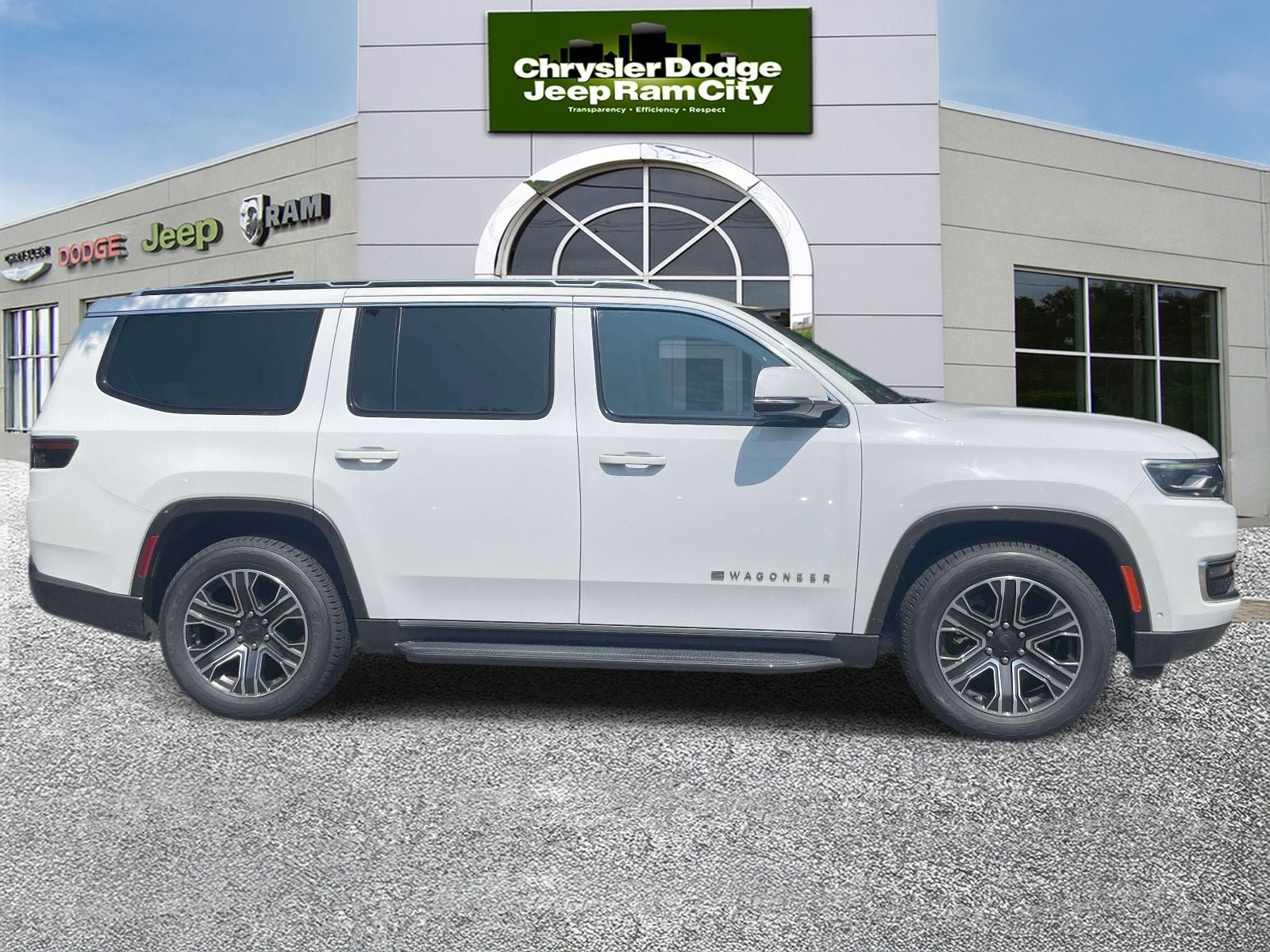 Used 2022 Jeep Wagoneer Series III w/ Flexible Seating Group AWD/4WD image 5