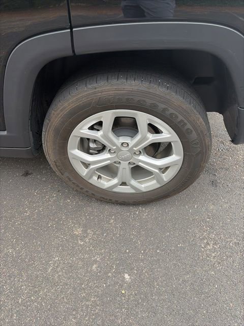 Used 2024 Jeep Compass Latitude image 29