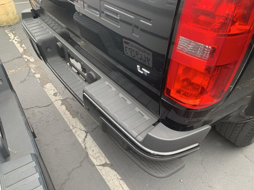 Used 2022 Chevrolet Colorado LT w/ Fleet Safety Package RWD image 9