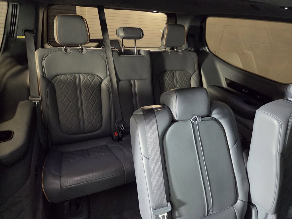 Used 2023 Jeep Grand Wagoneer Series III w/ Rear Seat Video Group 1 AWD/4WD image 37